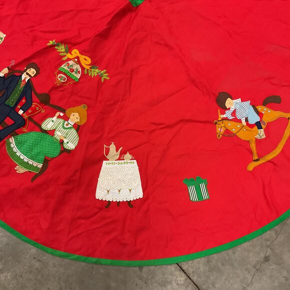 House Of Hatten Christmas Tree Skirt Red Appliqué Mom Dad Kids Toys VTG READ - Picture 5 of 16